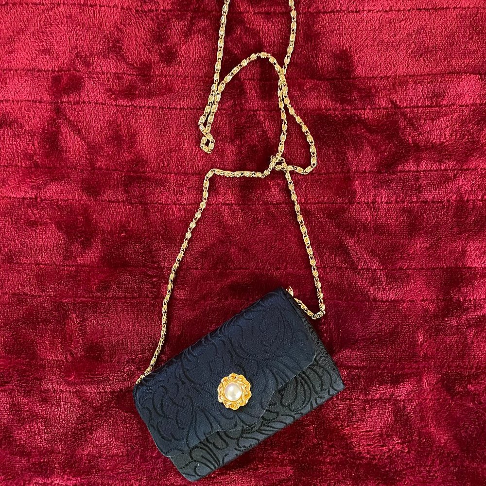 Vintage black clutch